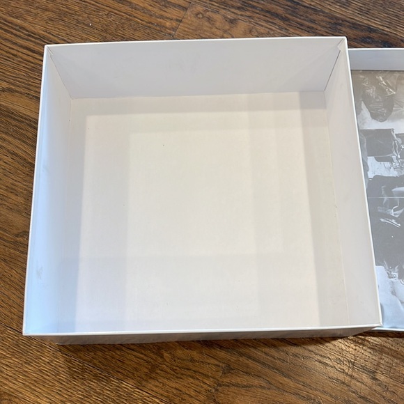 Moncler white shoe box - Picture 11 of 13